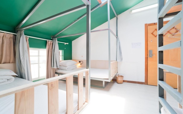 Yangshuo Travelling With Hostel – Guest Rooms – Guilin