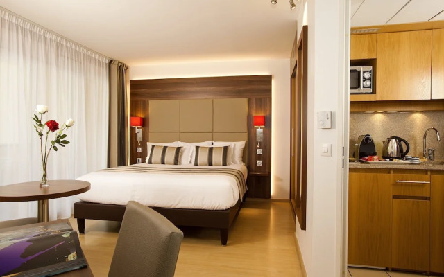 Residhome Appart Hotel Paris-Massy