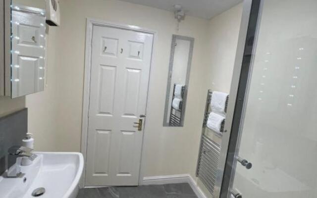 The Regency entire 1 bedroom Flat accomodation