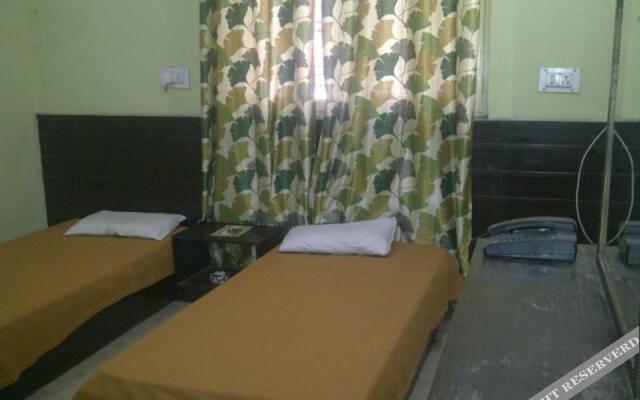 OYO Flagship 23686 UR Guest House