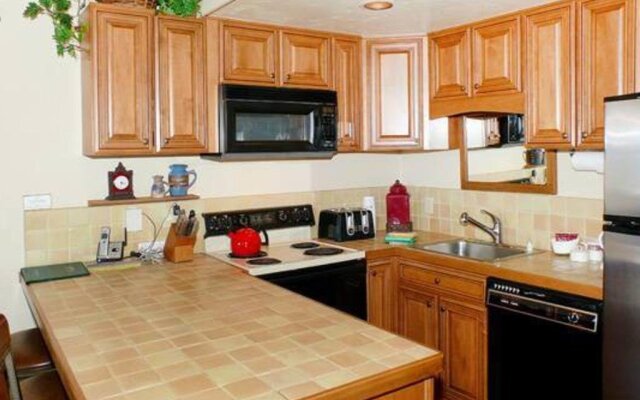 Storm Meadows Club B Condominiums