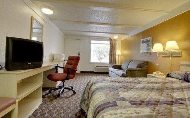 Rodeway Inn & Suites Fenton