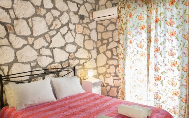Harmony Villa 1 - 2bedrooms, Sleeps 6, Wifi, Parking, Near Laganas Beach