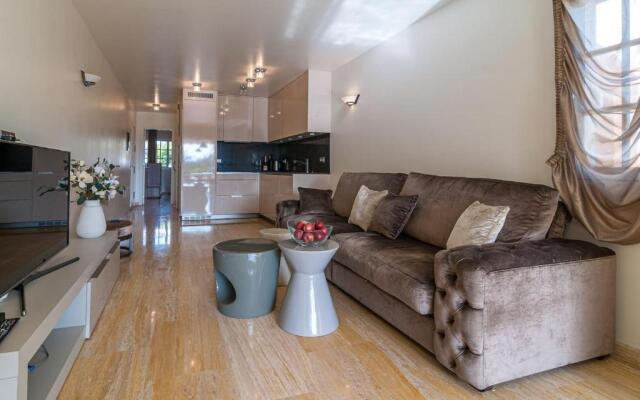 Apartamento Mango next to Del Duque Beach
