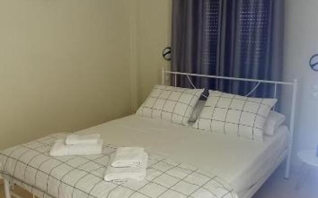 The Twins - Seaside Apartments - 1