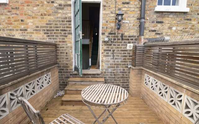 The Angel Place Hideaway - Fair 4bdr House With Terrace