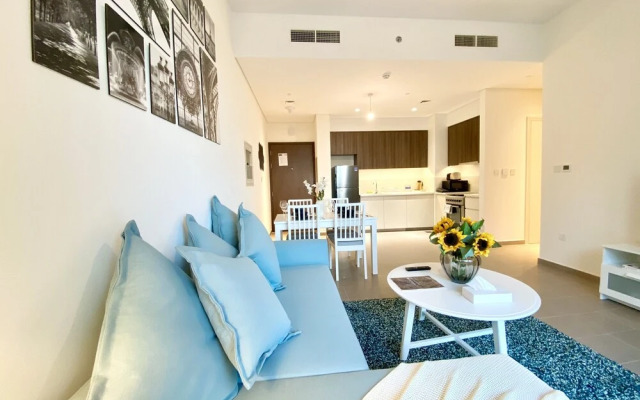 Marco Polo - Lofty Apt with Balcony Near Dubai Hills Mall