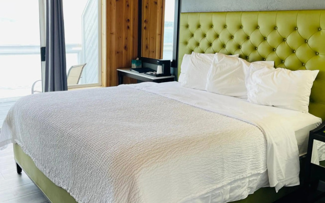 Tides Inn & Suites