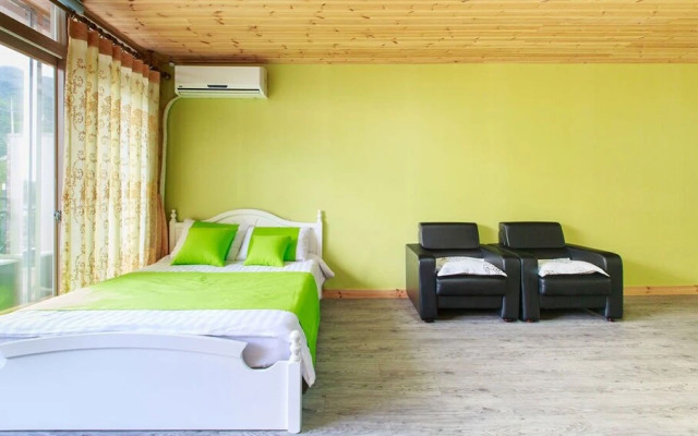 Lake and Pine Spa Pension