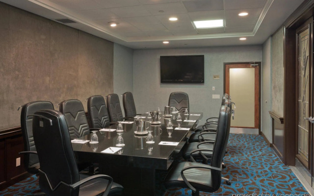 DoubleTree by Hilton Chatsworth