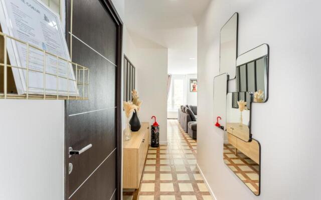 180 Suite Eden, Luxury APT at Sacré Coeur