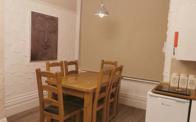 Immaculate 1-bed Apartment in Blackpool - Sleeps 5