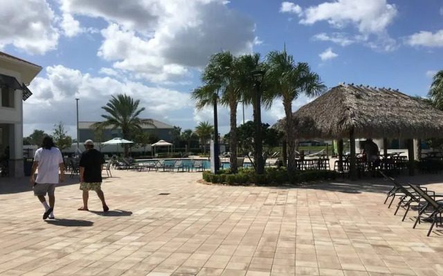 Luxury AND FUN Near Disney Parks 9BR