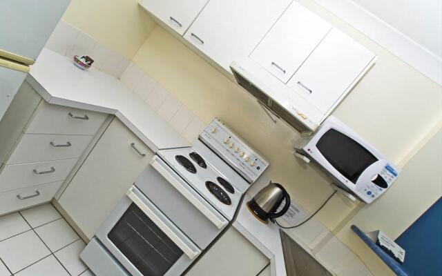 Budds Beach Apartments