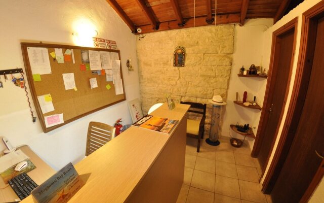 Adamantia Hotel