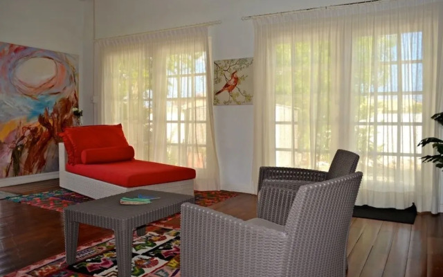 Parrot Villa