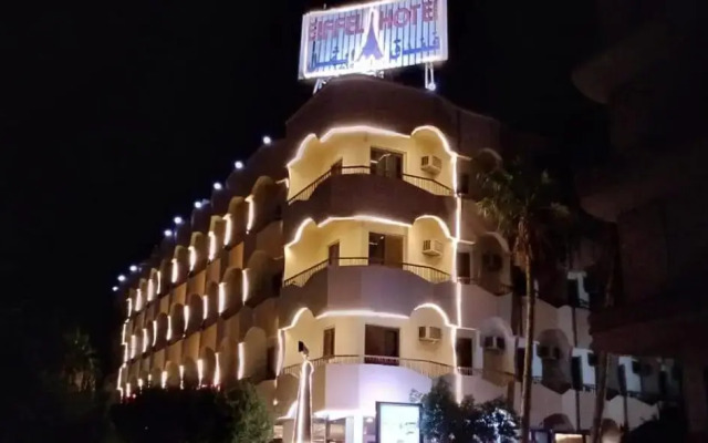 Eiffel Hotel