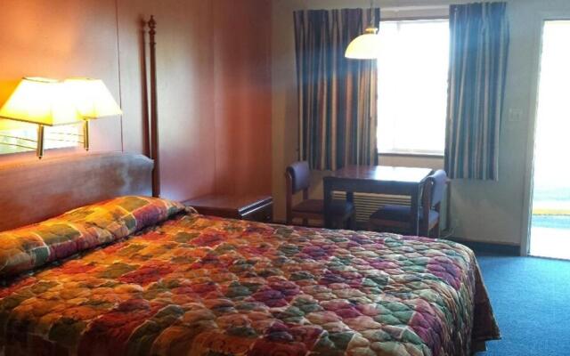 Carefree Inn Flatonia