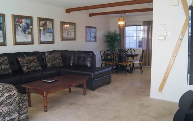 RedAwning Slope Side Lodge #1477