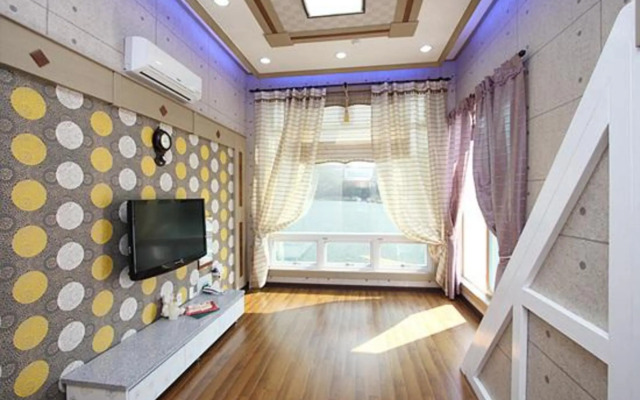 Geojedo Tour House Pension