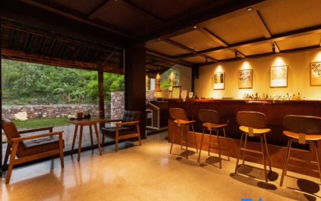 Yifangxi Hot Spring Hotel (Xianahei Branch, Wanfenglin Scenic Area)