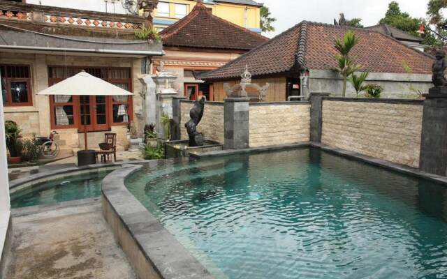 Oka Kartini Bungalows