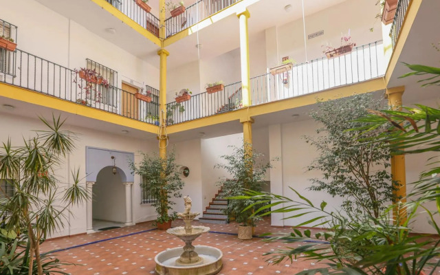 JUDERIA CENTER PREMIUM SUITES FREE Parking