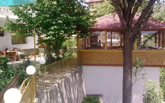 Guest House Stoletnika