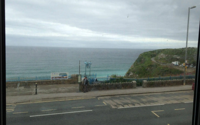 Cliffdene Hotel