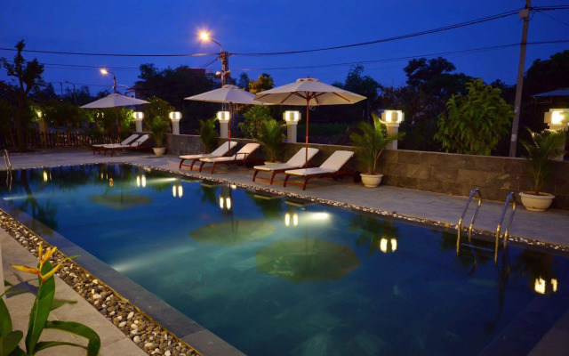 Sunshine Hotel