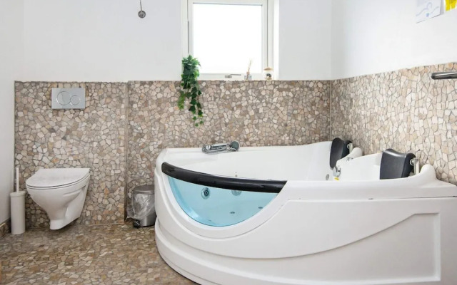 10 Person Holiday Home in Ronde