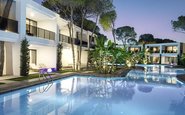 Trendy Lara Hotel