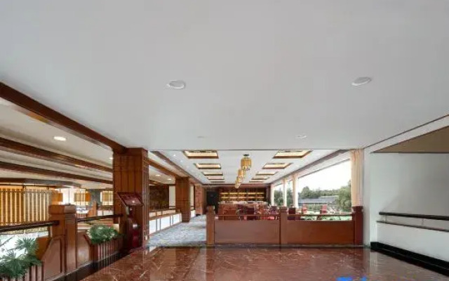 Ze Lin Hill-view Hotel