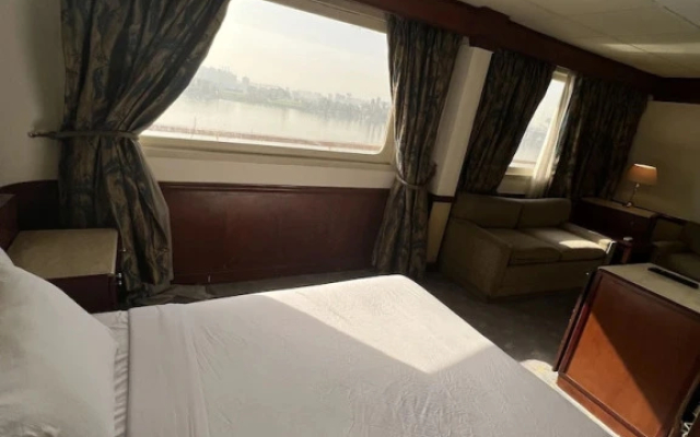 Mimi and Diamond Hotel
