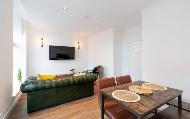 Bissets Bond - City Centre Warehouse Apartment