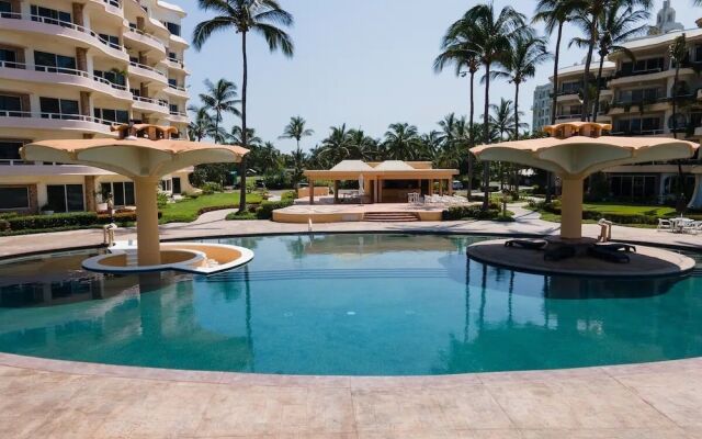 CONDO QUINTA DEL MAR by TRVL2HM