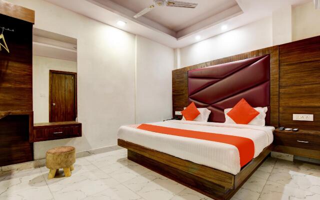 OYO 69583 Hotel Amit