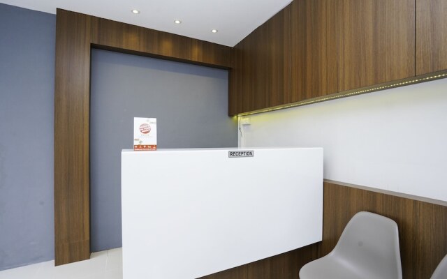 F7 Residence by OYO Rooms