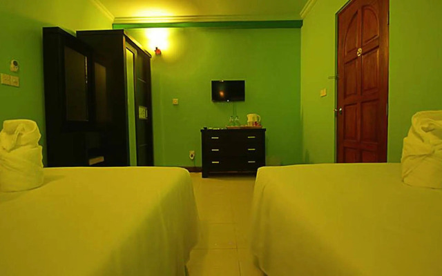 Grace Beach Inn
