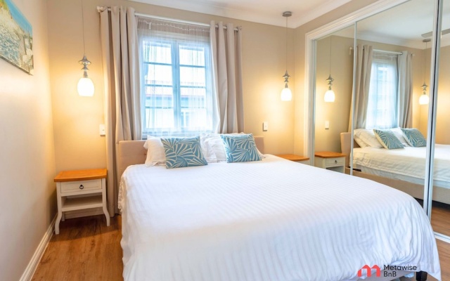 Metawisebnb Waterfront 3BR Coastal Escape – Guest Rooms – Deception Bay