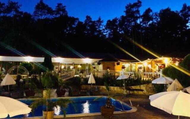 Hotel Fenyves