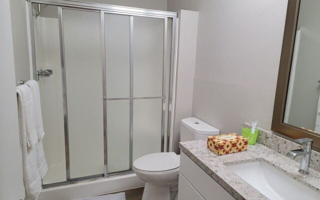 Hollywood Cosmopolitan Apartments