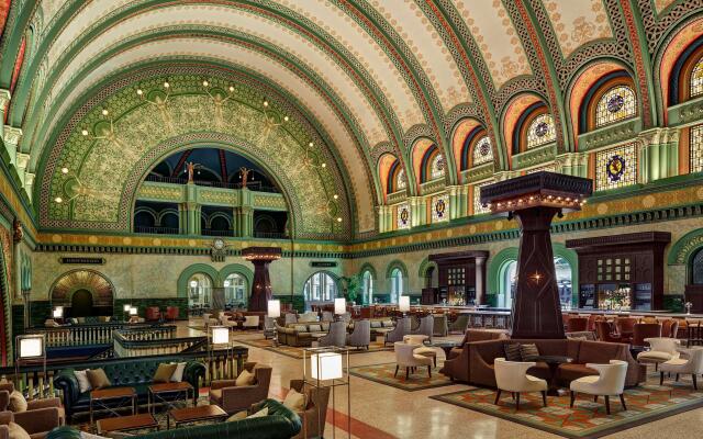St. Louis Union Station Hotel, Curio Collection by Hilton