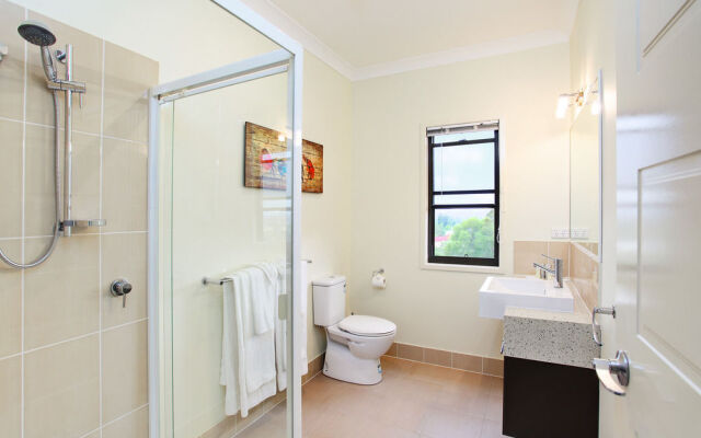 Mary Valley Views B + B