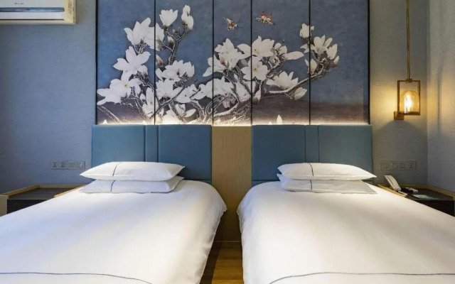 Zhangjiagang Suning Auraya Hotel