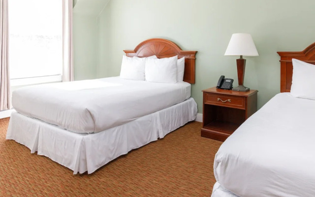 The Admiral's Inn Resort