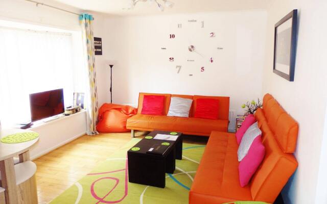 Belfast City Centre - Parking - Private Entrance - BHR Apartments