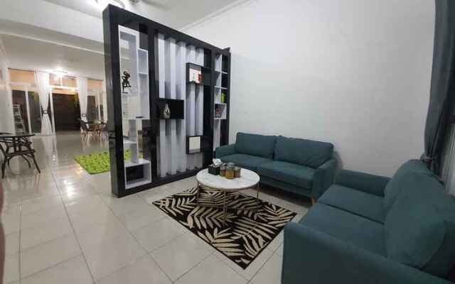 Rumah Putih Jogja Guest House