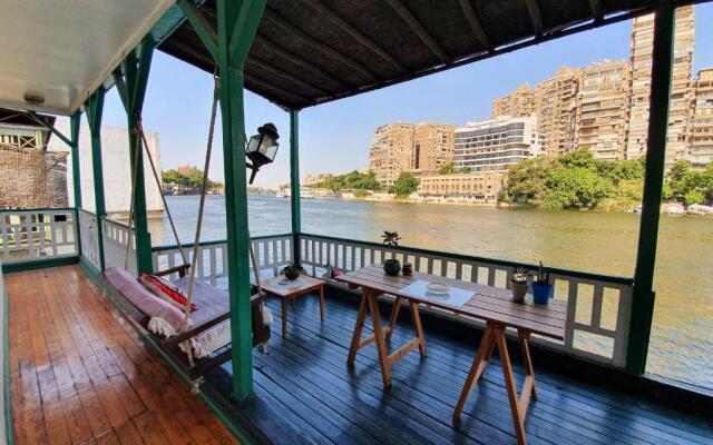 Houseboat65 - Historic home on the Nile - Central Cairo