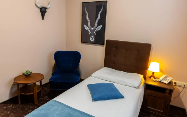 Max Inn Hotel